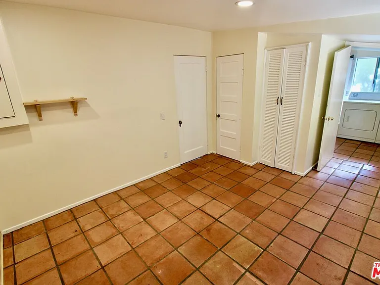 20200 Paradise Ln #A — Photo 13