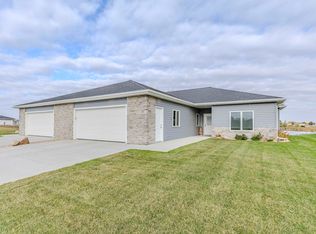 3212 Prairie Meadow Dr #A, Milford, IA 51351