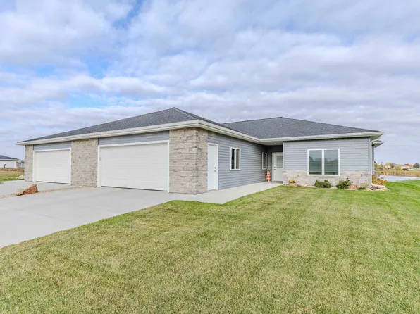 3212 Prairie Meadow Dr #A, Milford, IA 51351