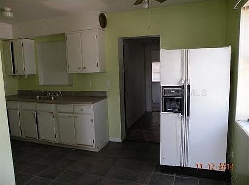 3rd image of 2281 Hagen Ave