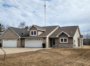 911 Carter Cir, Eveleth, MN 55734