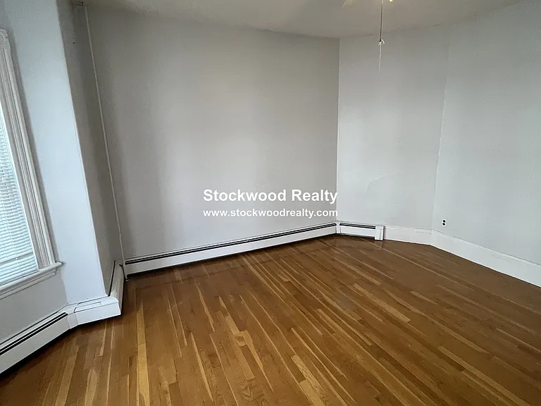 109 Wordsworth St #1 — Photo 17