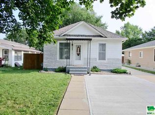 305 E 28th St, South Sioux City, NE 68776