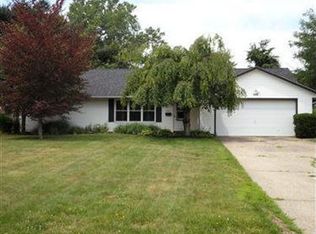 690 Edgewood Rd, Richmond Heights, OH 44143