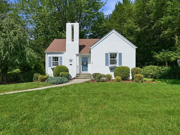 1374 Plumtree Rd, Springfield, MA 01119