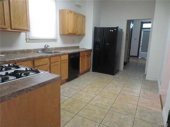 4th image of 5521 S 37th St