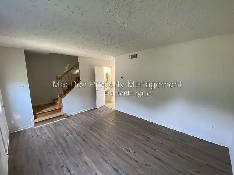 200 Brighton Sq — Photo 6