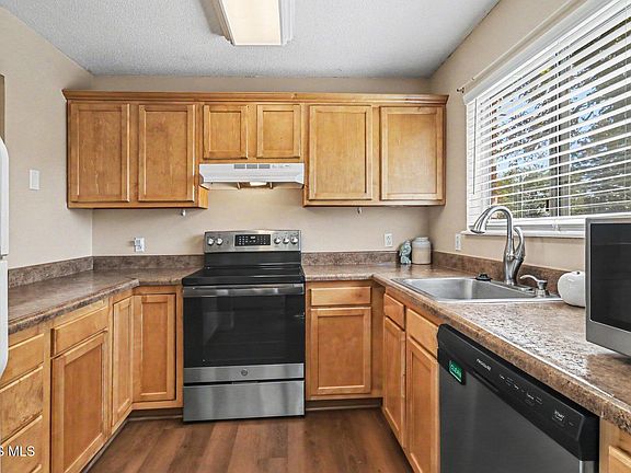 4th image of 744 Fairway Dr APT 29