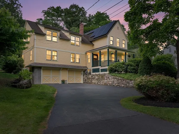 18 Blossom St, Lexington, MA 02421
