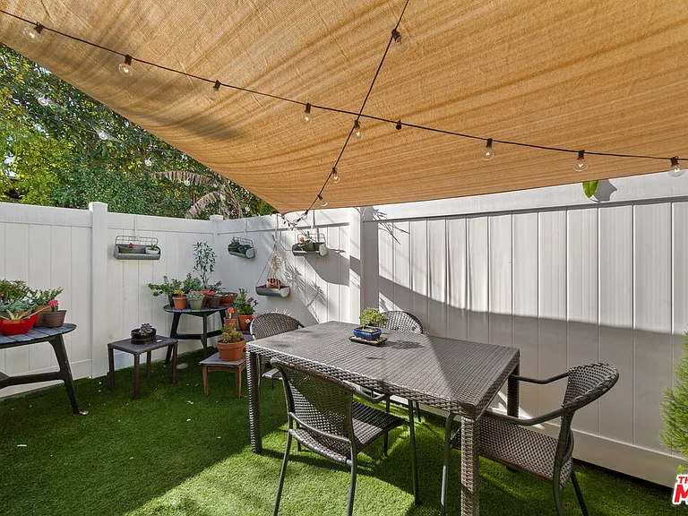 2227 Alsace Ave — Photo 26