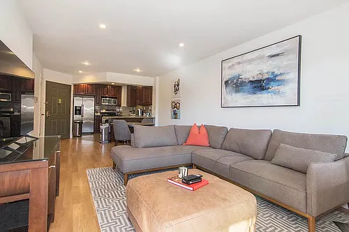 3214 30th Ave #3B Photo 1