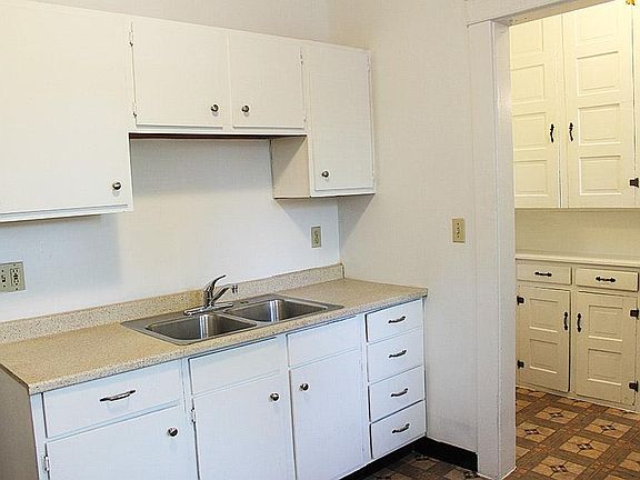 4th image of 2815 Euclid Heights Blvd APT 6
