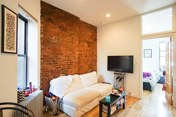 Rented by City Connections Realty | media 8