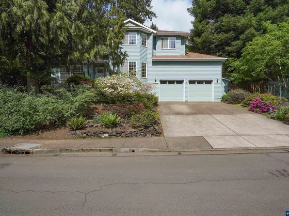 2072 NW Woodland Dr, Corvallis, OR 97330
