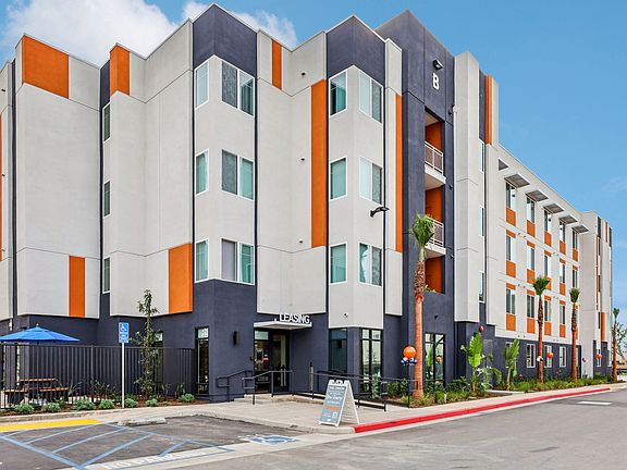 5th image of 1800 E La Veta Ave #5806221