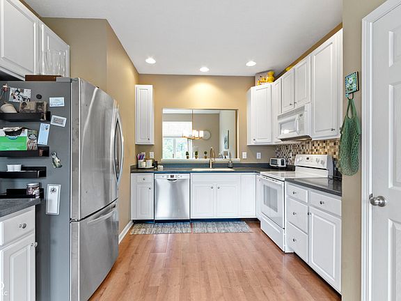 3rd image of 6268 Eller Creek Dr
