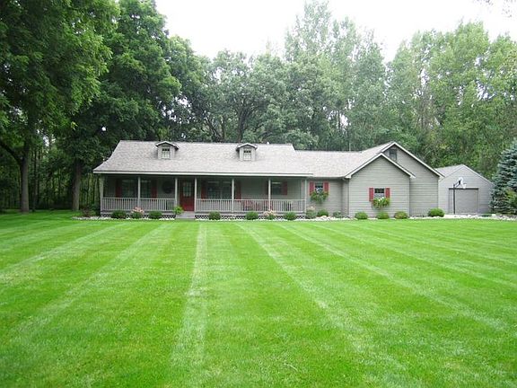 Beautiful front lawn areas. Room in the front or back of the home to play with the kids or dogs or to just enjoy the quiet.