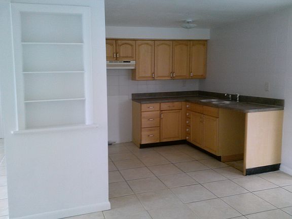 4th image of 3236 Sanford Dr