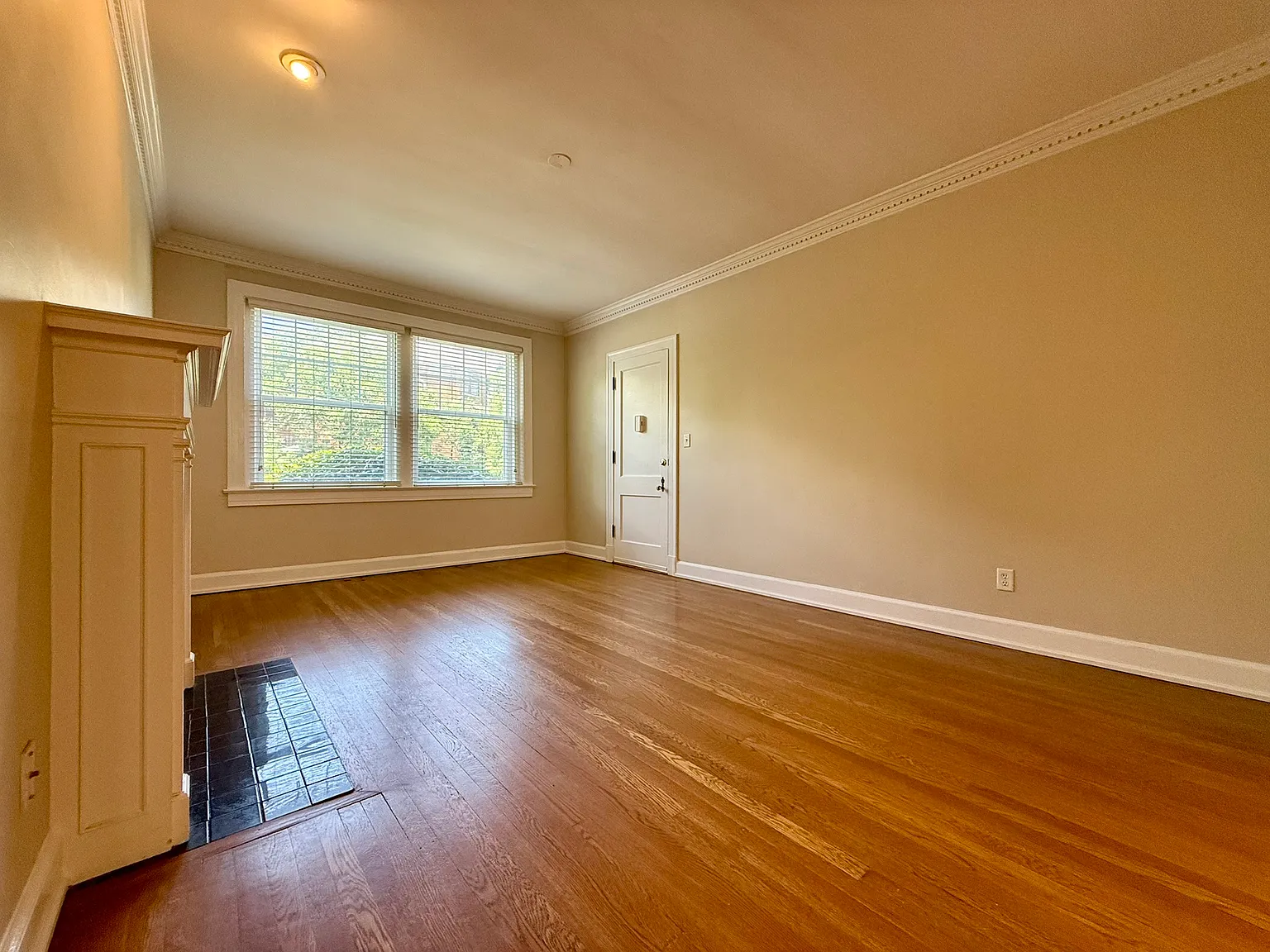 2 bed, 1200 sqft, $1,370 — Photo 4