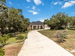 573 MOUNTAIN OAKS DR, Canyon Lake, TX 78133