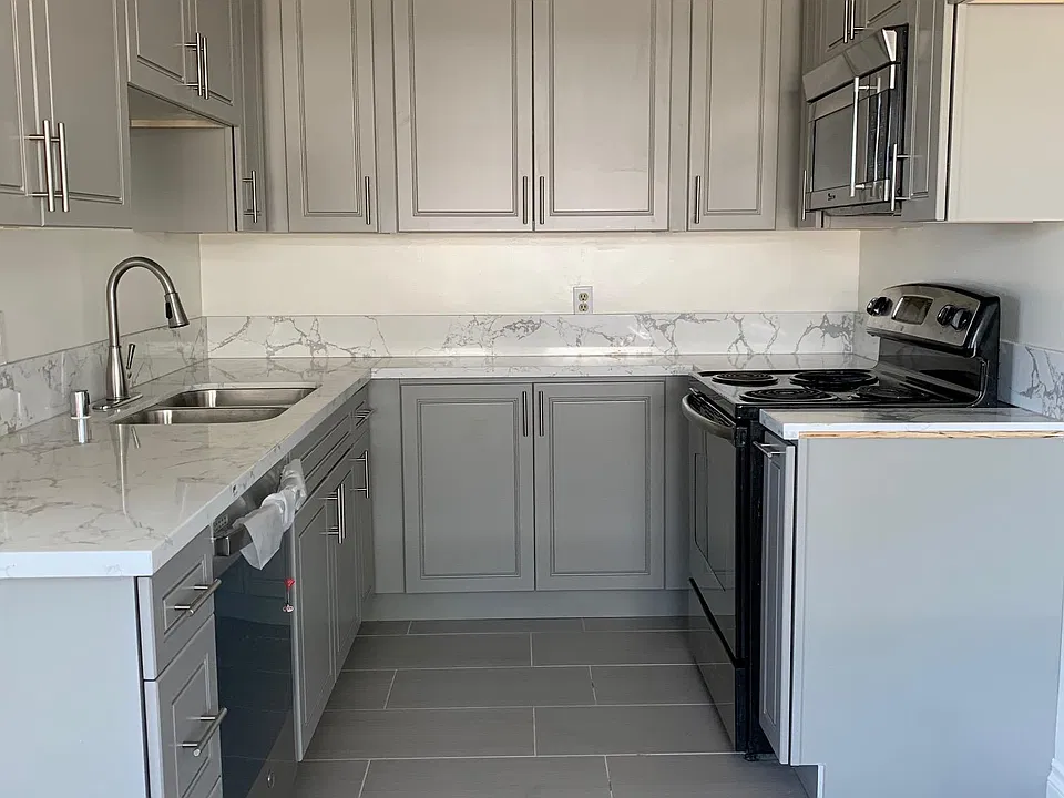 521 N Hill Ave #107
