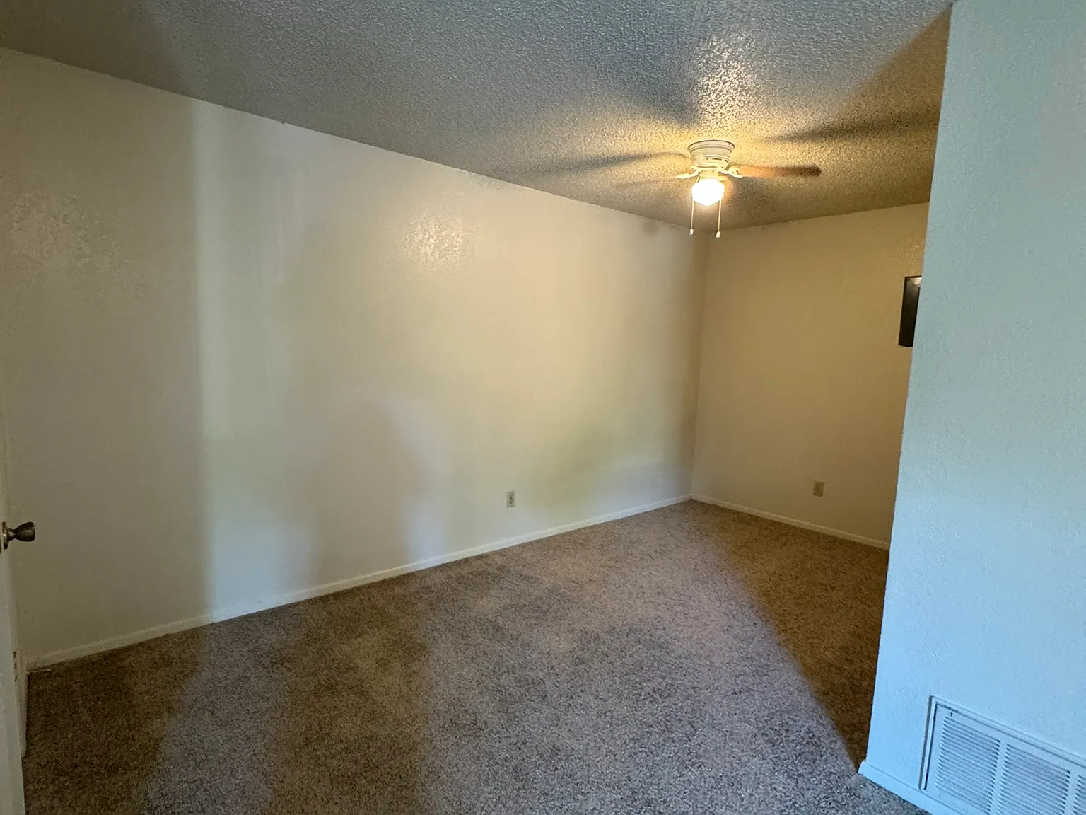 Studio, 440 sqft, $825 — Photo 3