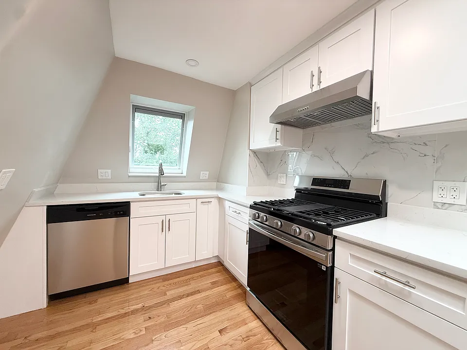 6 Channing St #3