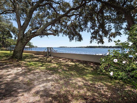 3rd image of 1413 Bayshore Dr
