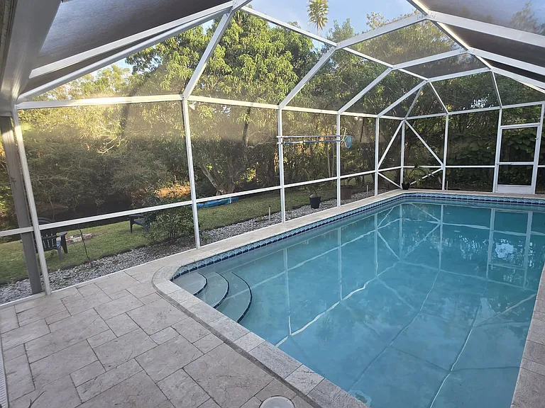 21452 Woodchuck Ln — Photo 3
