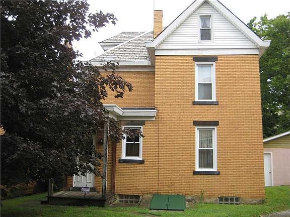 4th image of 18 Magee Ave