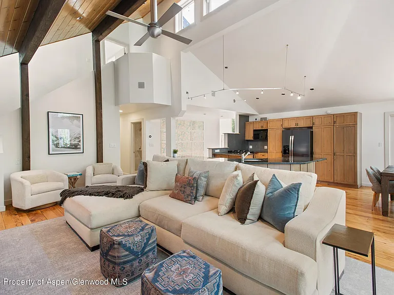314 Mountain Laurel Dr — Photo 6