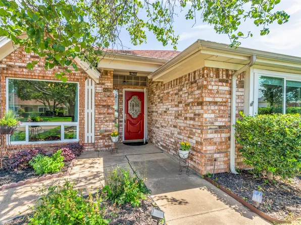 8429 Stephanie Dr, North Richland Hills, TX 76182