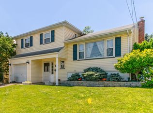 986 Rayhon Ter, Rahway, NJ 07065