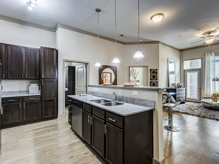 Reserve at Kenton Place Apartment Homes — Photo 2