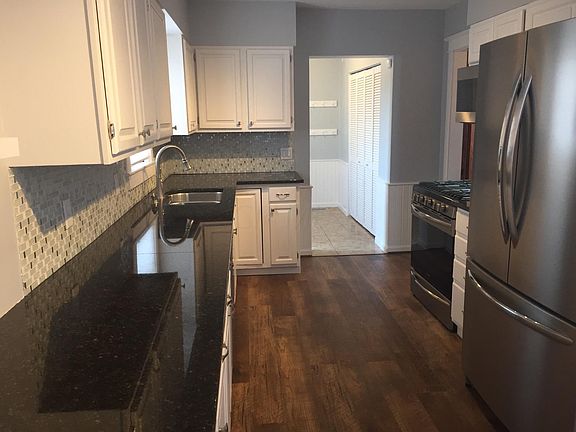 5th image of 131 E Columbus St