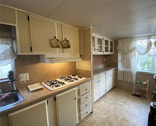 5th image of 2636 Lexington Ave Spc 29