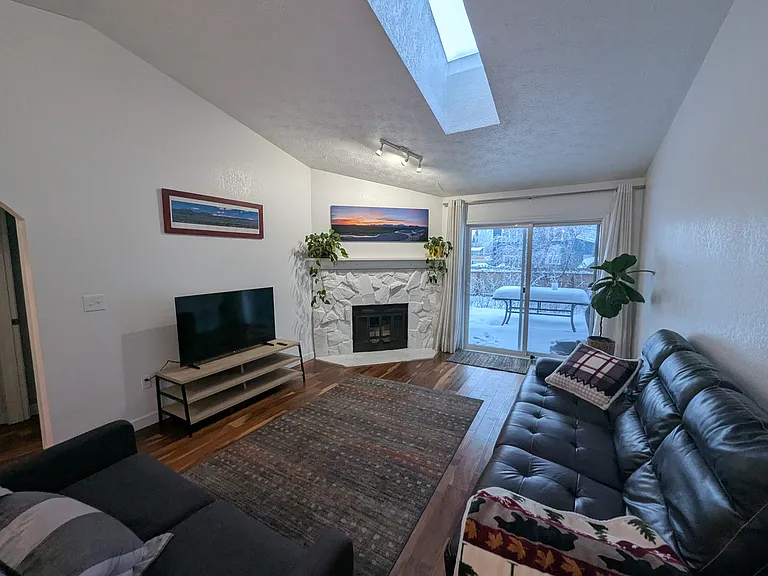 7160 Beaumont Cir — Photo 24