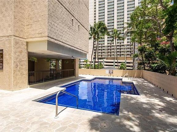 5th image of 2215 Aloha Dr APT 4J
