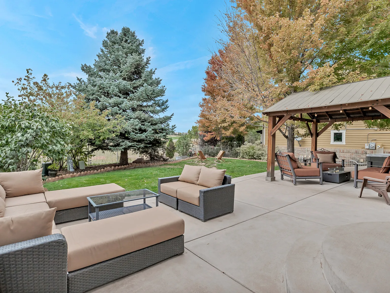 6 bed, 5401 sqft, $5,500 — Photo 4