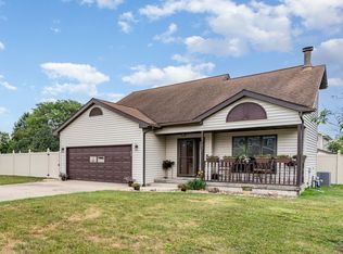 901 W McKinley Rd, Ottawa, IL 61350