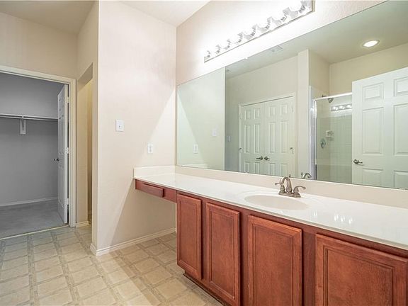 4th image of 3225 Tarrant Ln