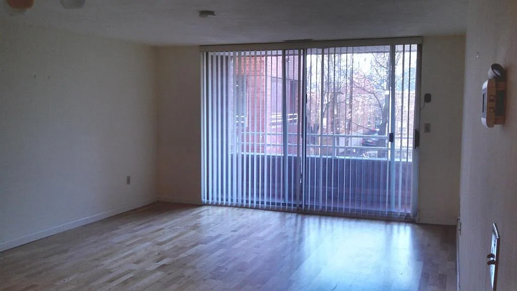2 bed, 1050 sqft, $3,400 — Photo 1