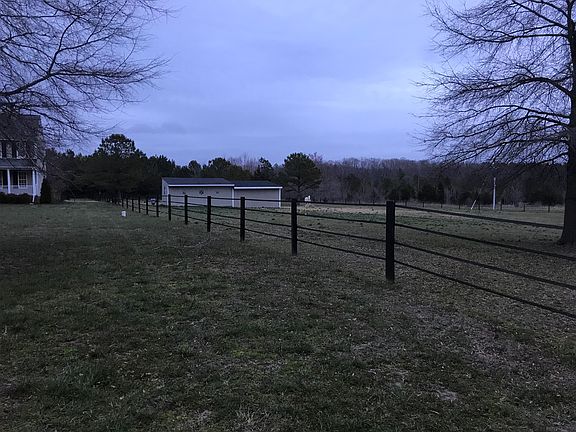 3rd image of 17080 Whitehouse Farm Dr