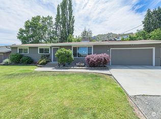 1020 Vista Pl, Wenatchee, WA 98801