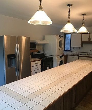 3rd image of 2921 N Southport Ave #2
