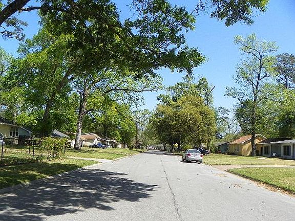 3rd image of 3055 S Willowood Ln