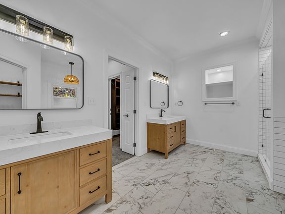 5th image of 2865 Carriage Way