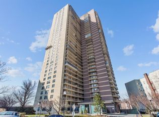 6040 Boulevard E, West New York, NJ
