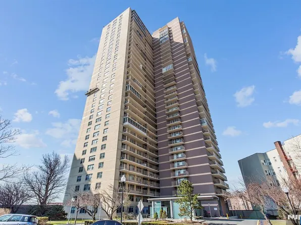 6040 Boulevard E, West New York, NJ 07093