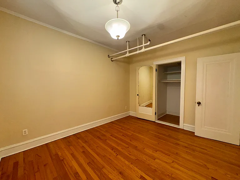 2050 W Farwell Ave #G — Photo 12
